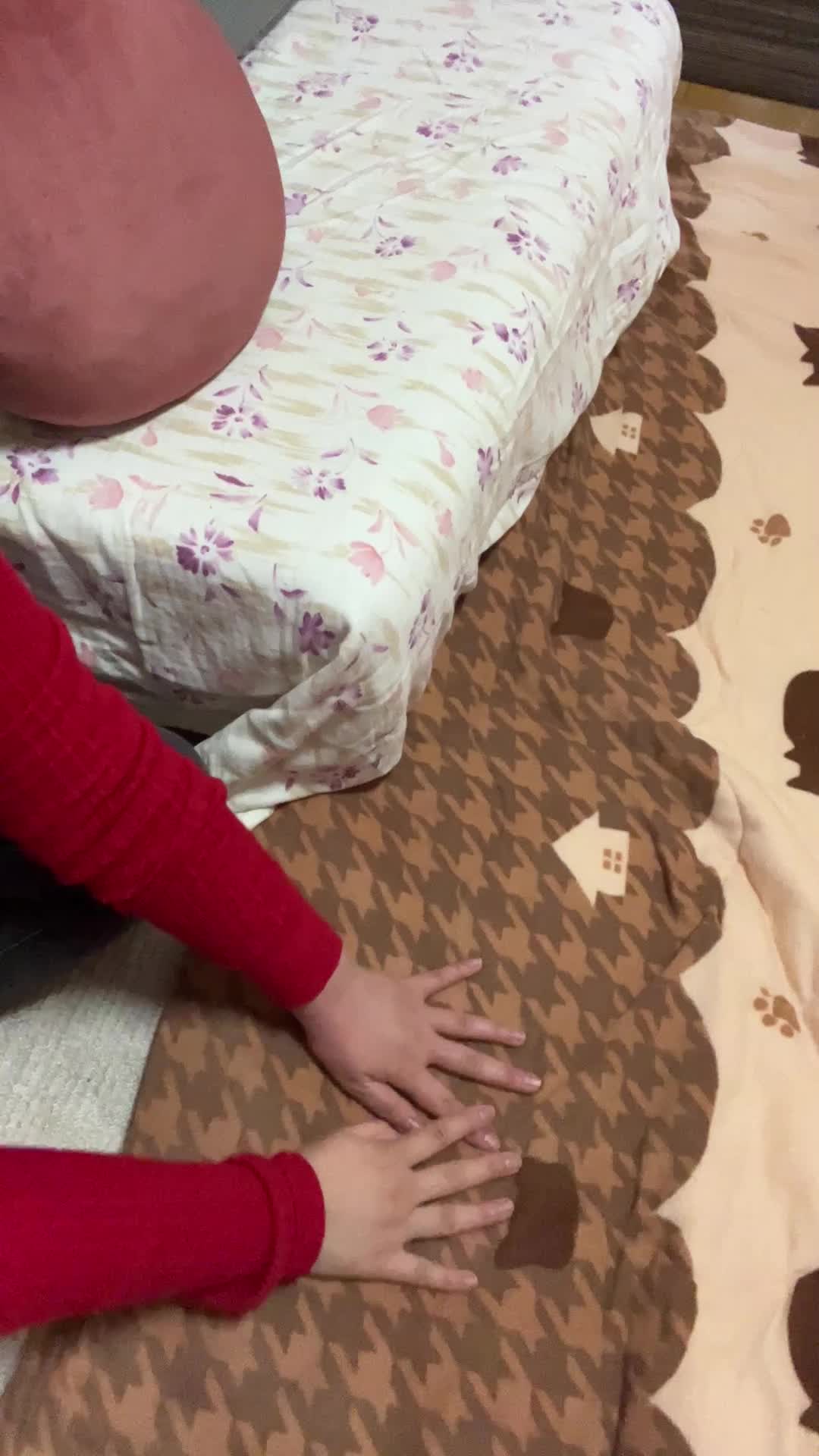 ラグを直す手元
