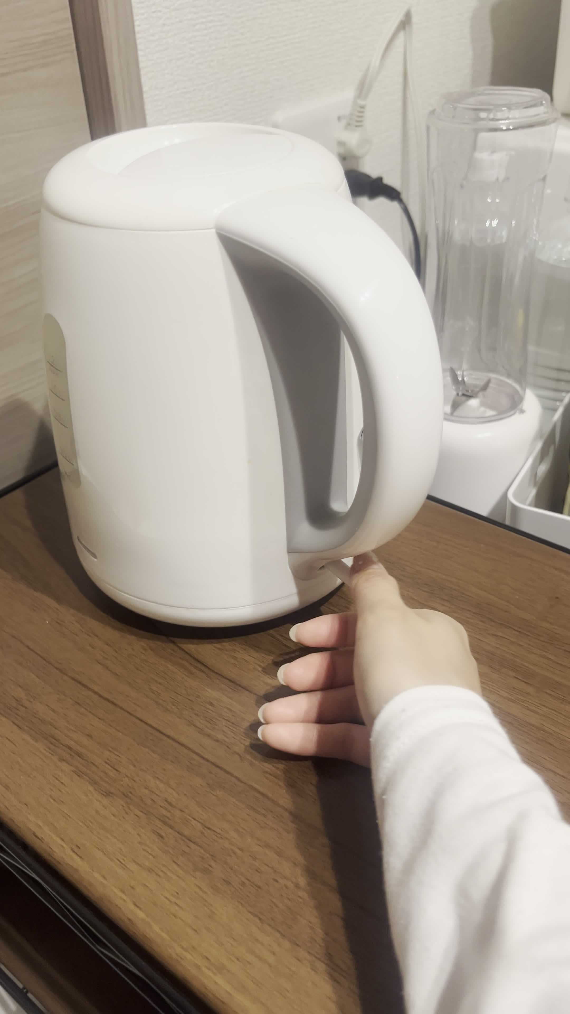 お湯を沸かす手元