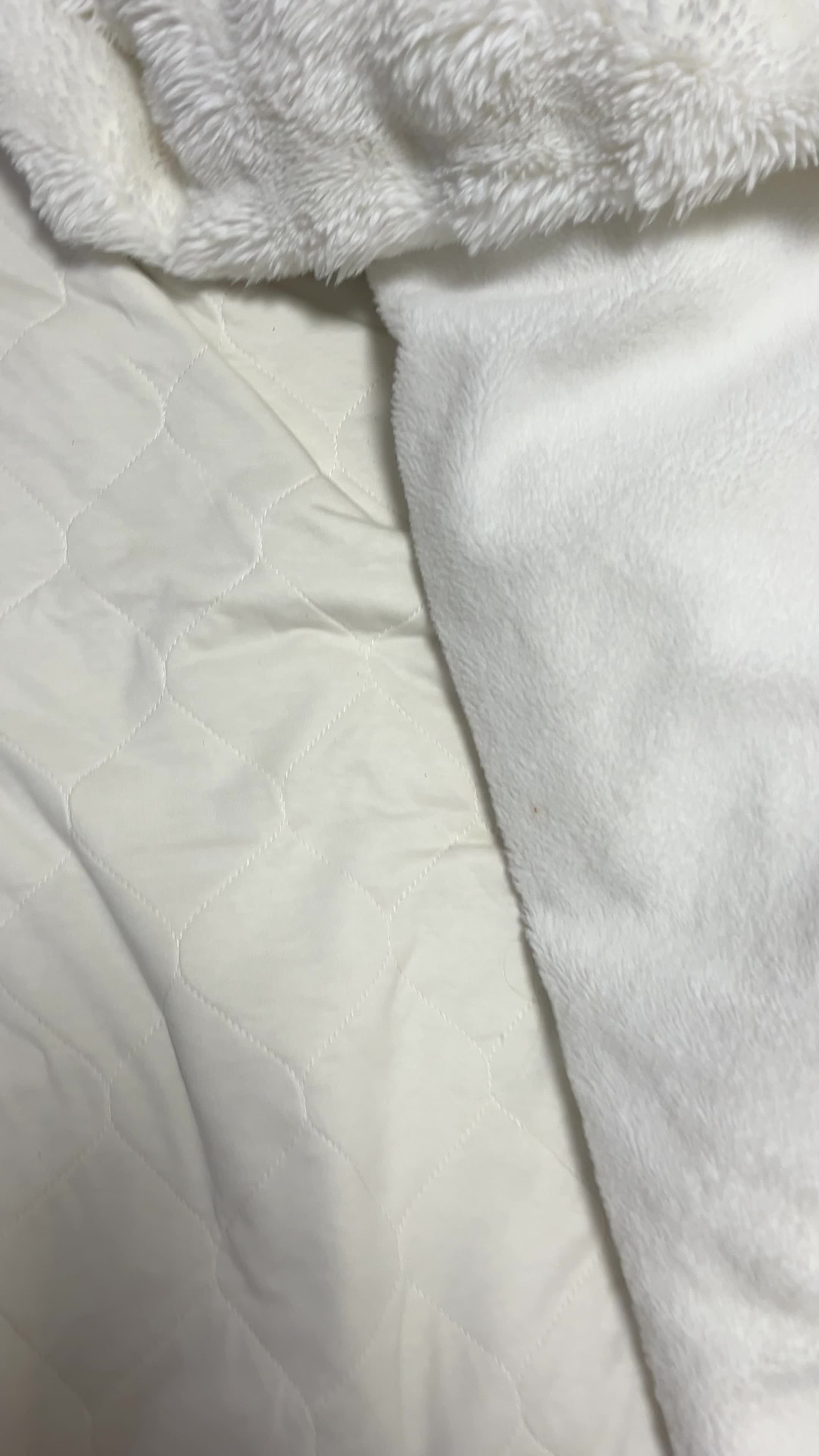ベッドに入る足元