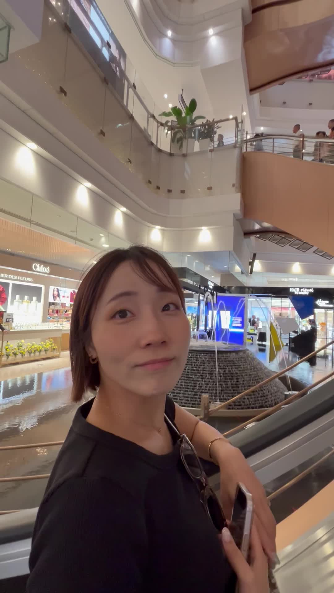 エスカレータを紹介