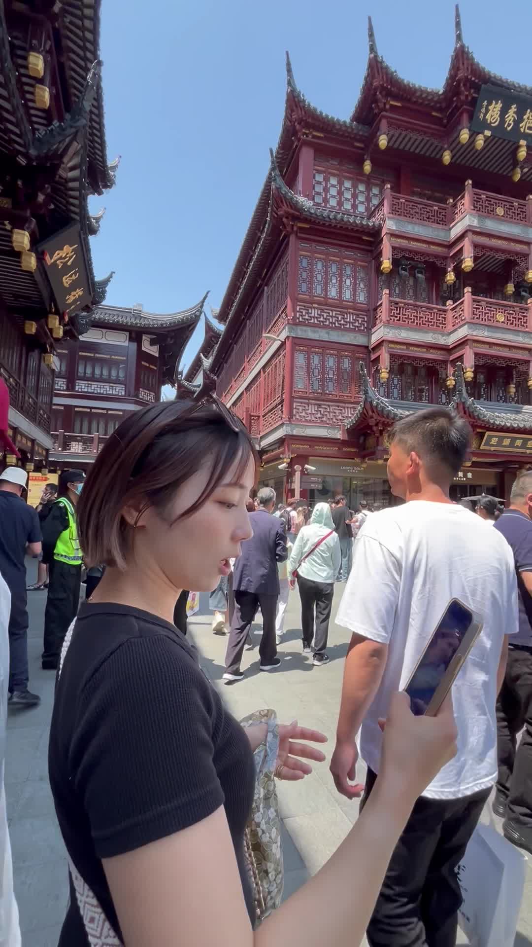 記念に撮影する様子