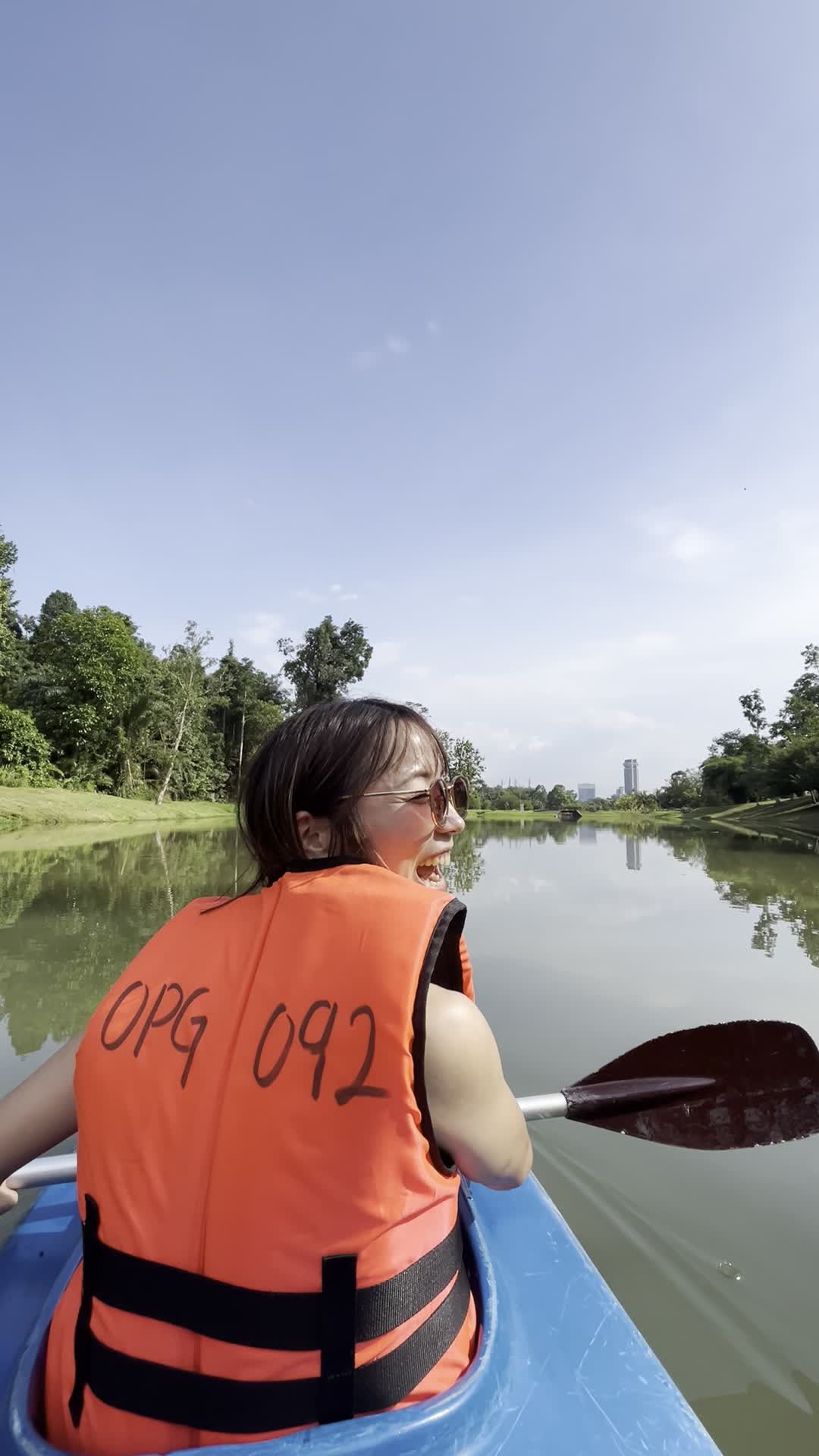 カヌーに乗れて大喜び