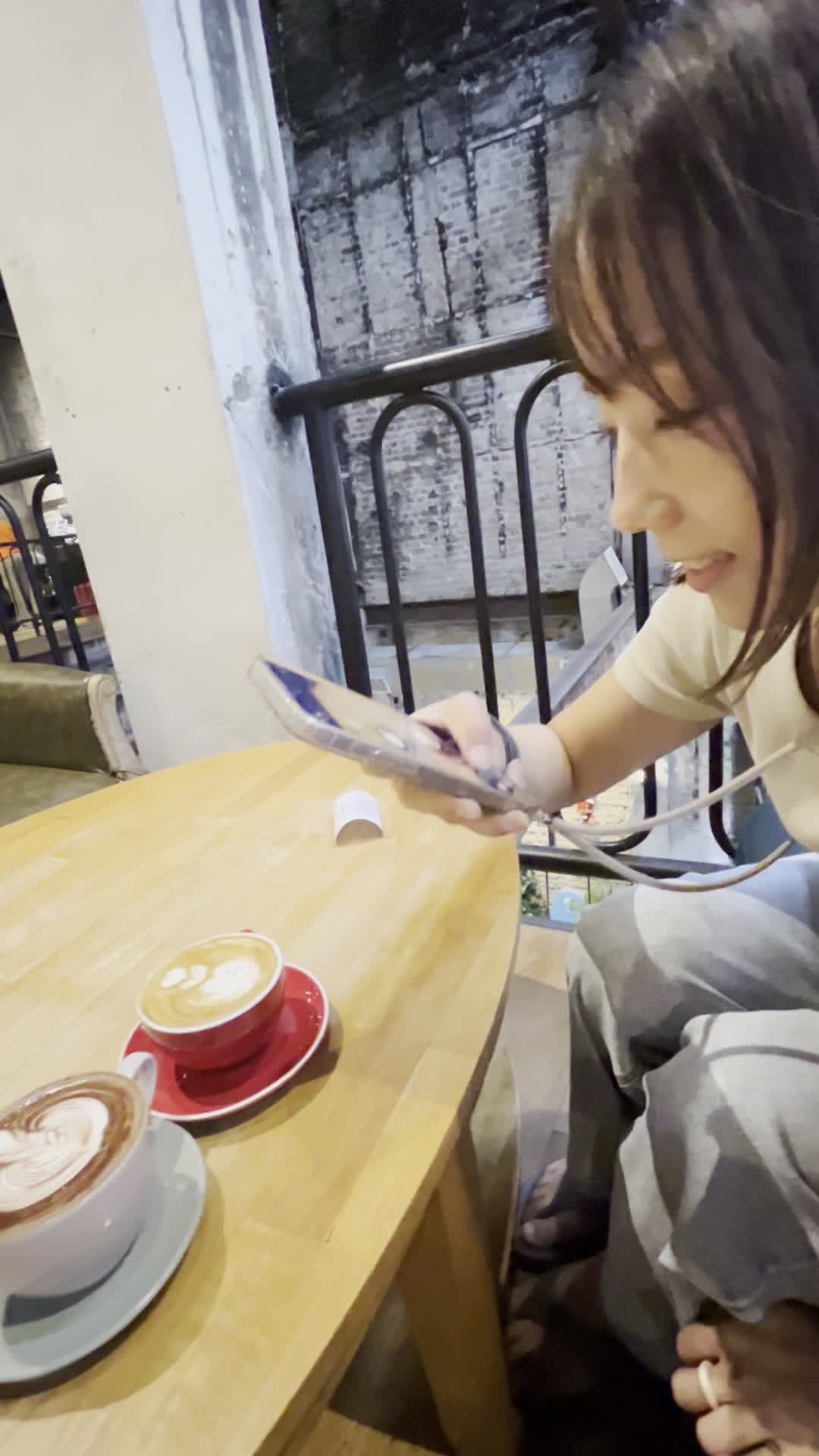 コーヒーを撮影する様子