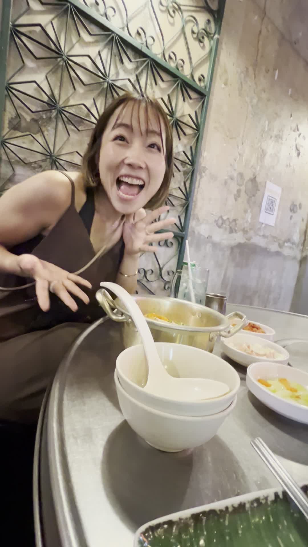 ご飯を紹介する様子