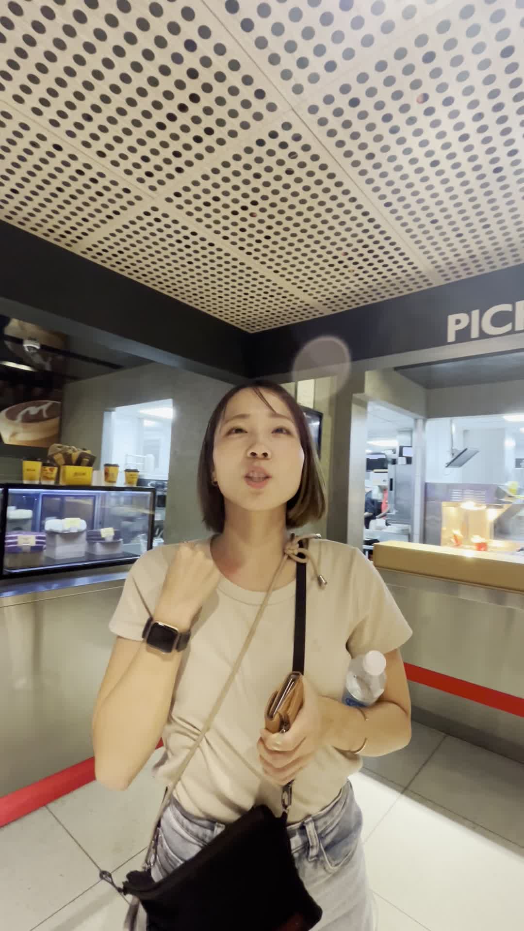 ご飯食べて元気だすぞ～！