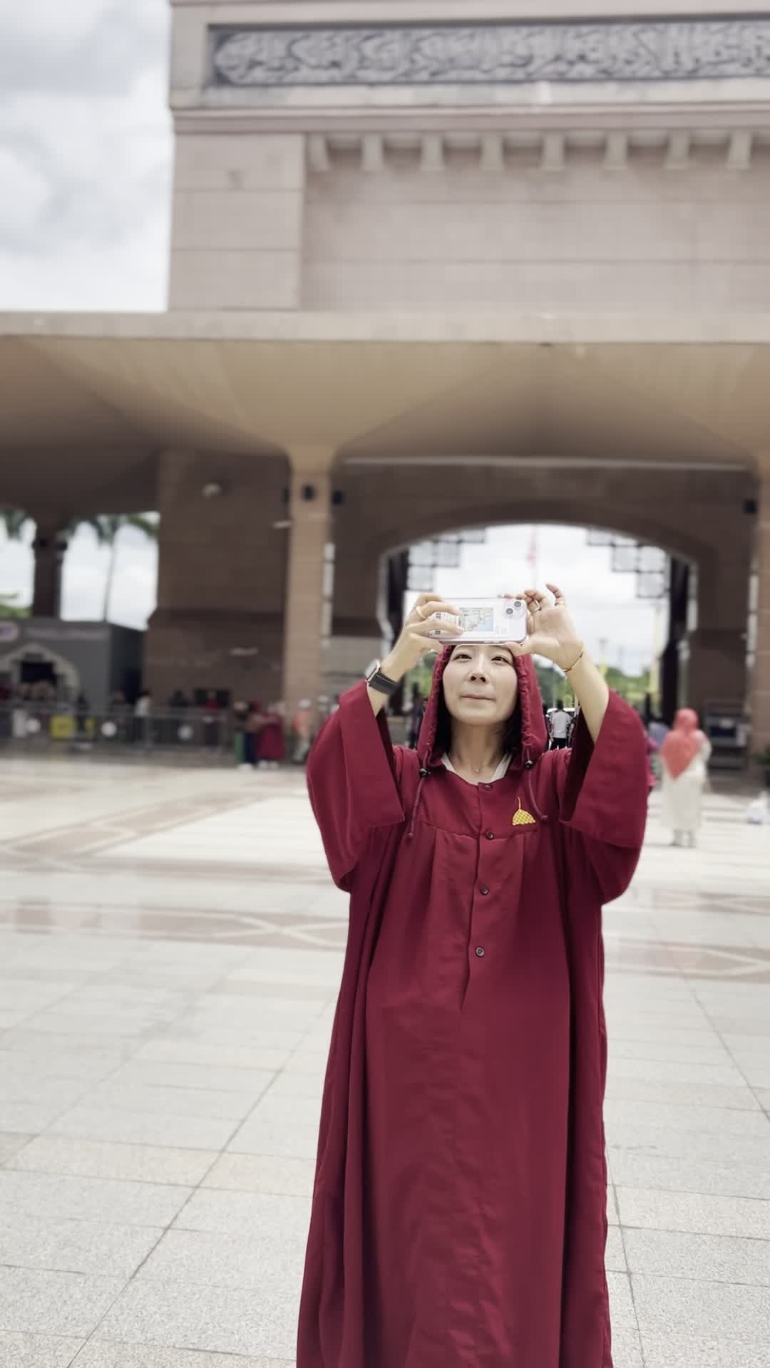 建物を撮影する様子2