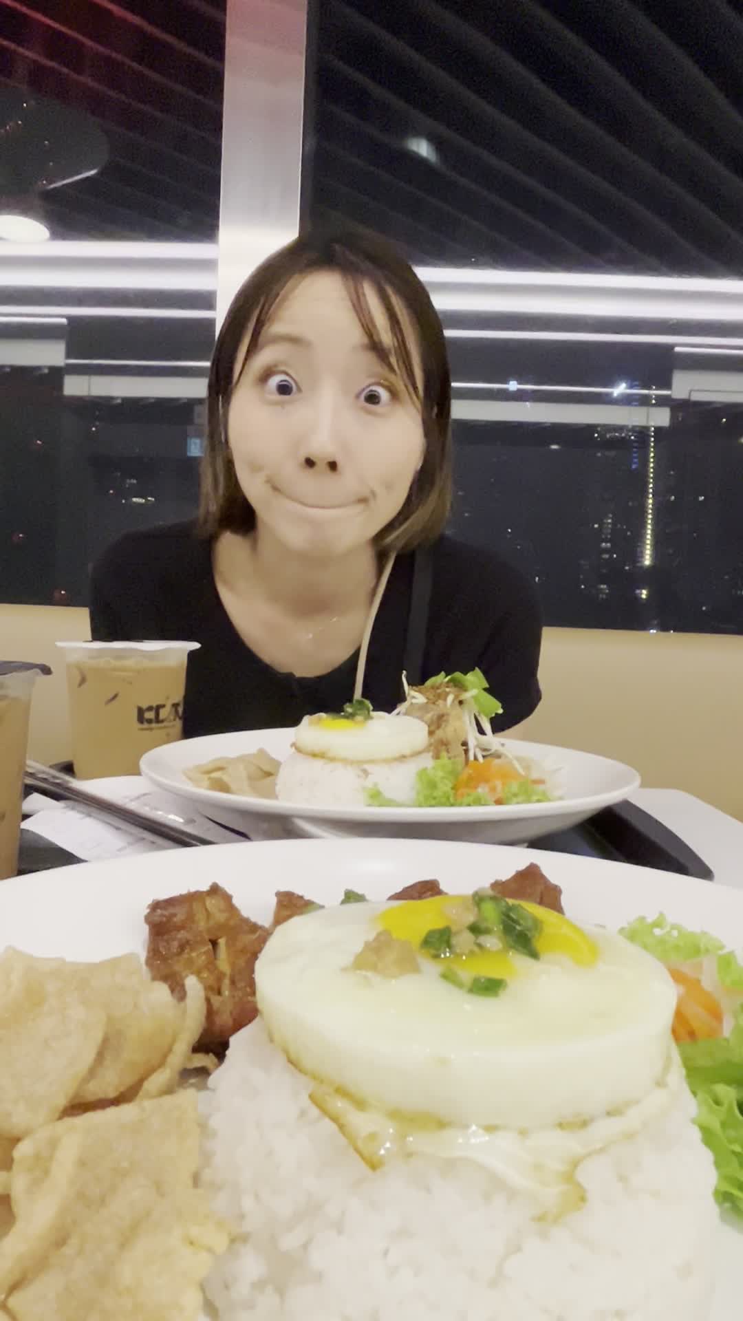 早く食べたくて怒る様子