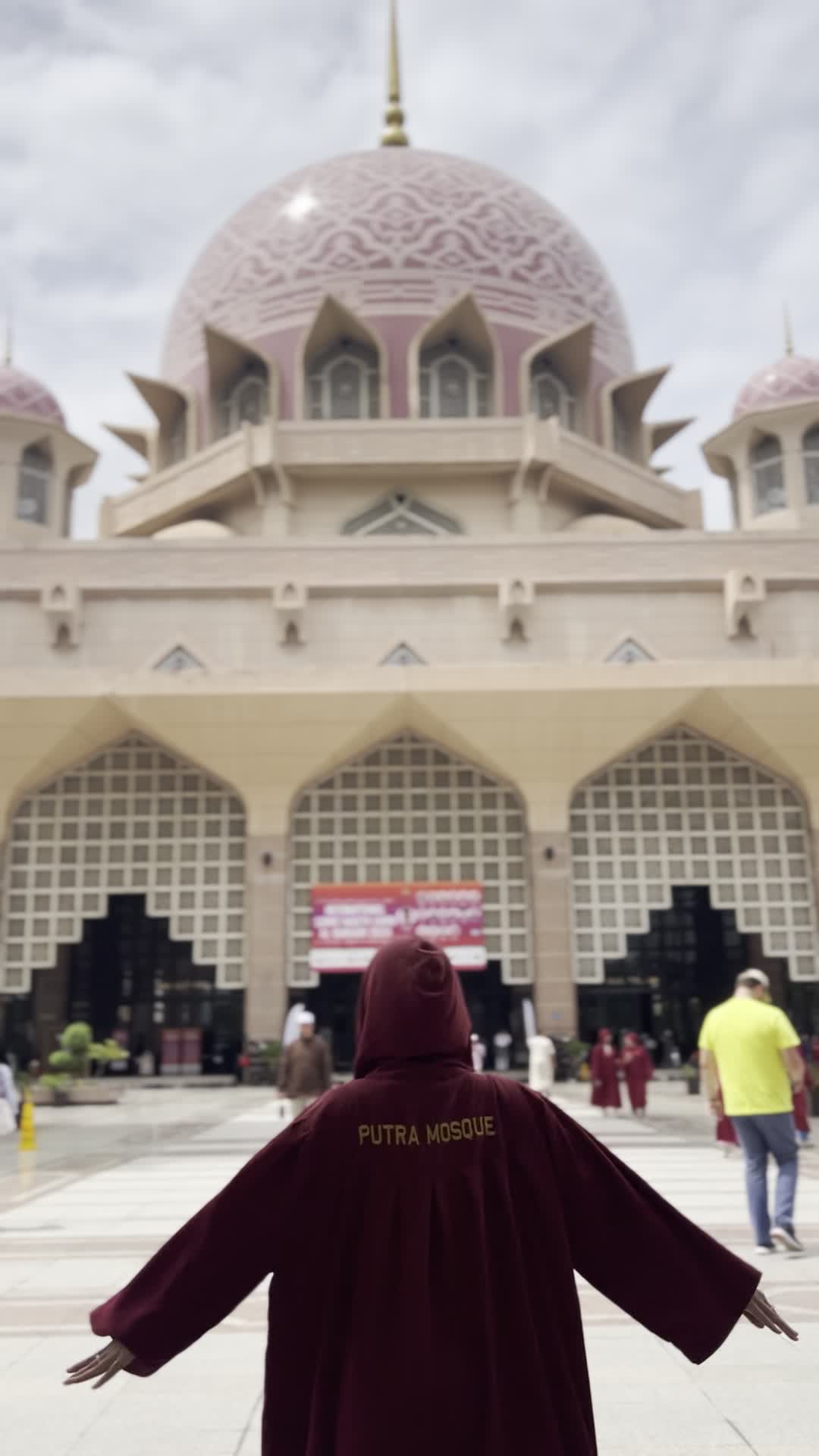 来れて嬉しそうな様子