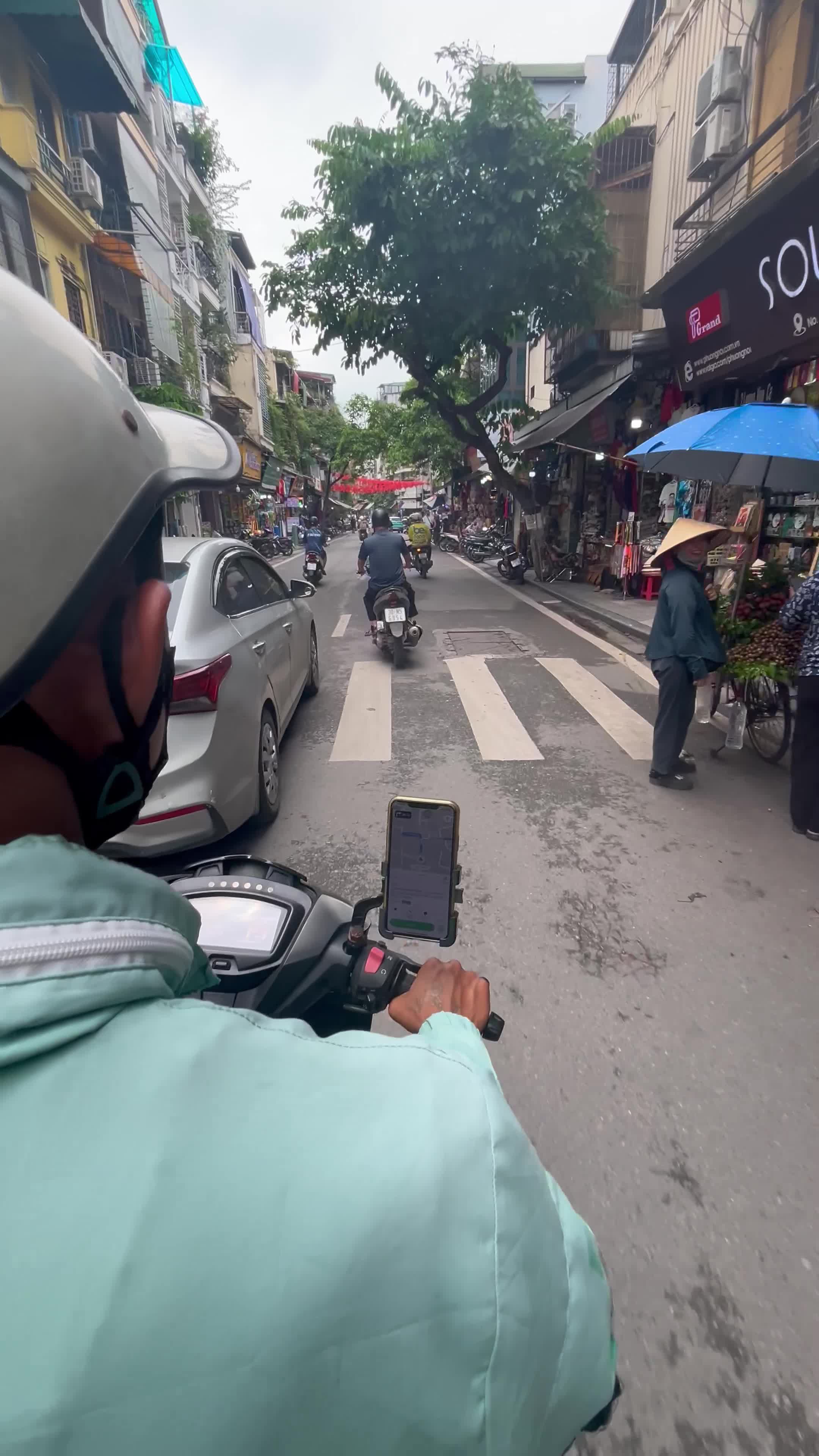 バイクに乗って移動2