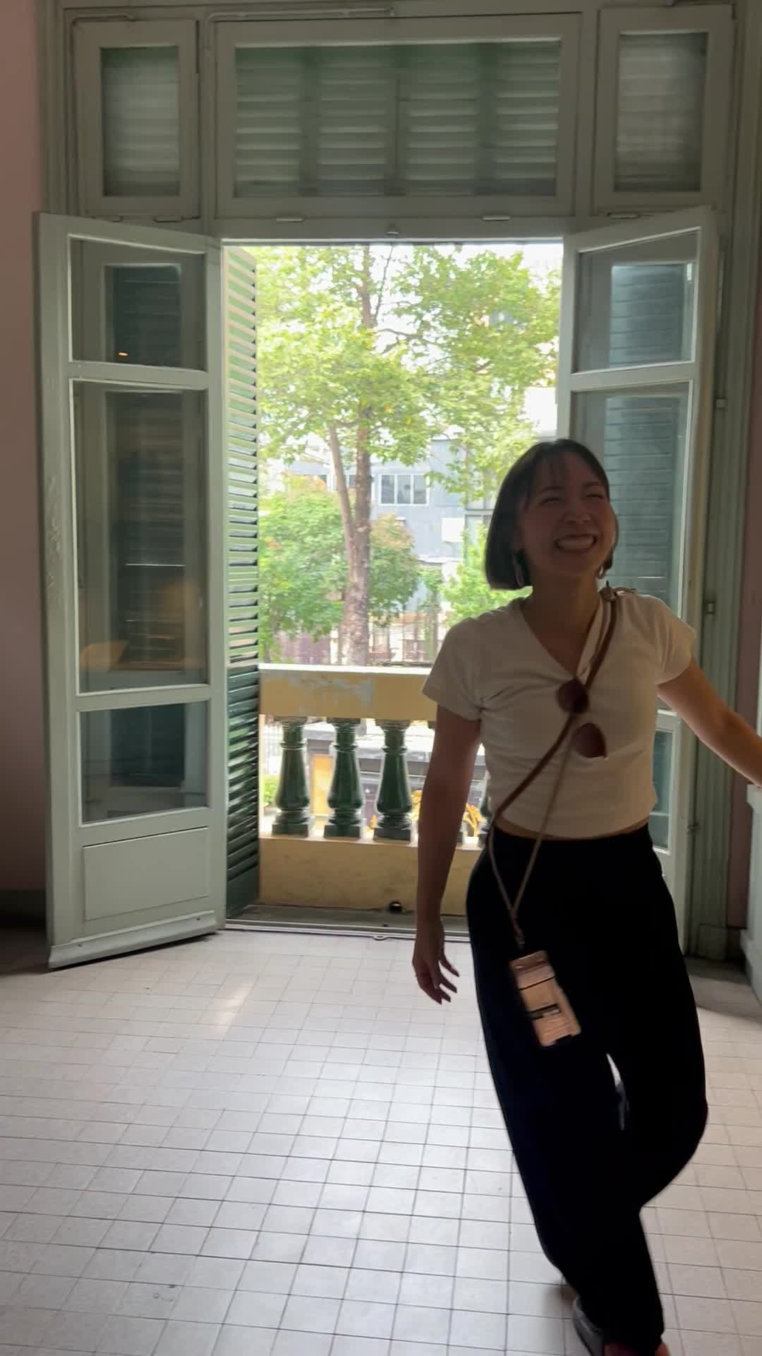 サイドステップを踏む様子