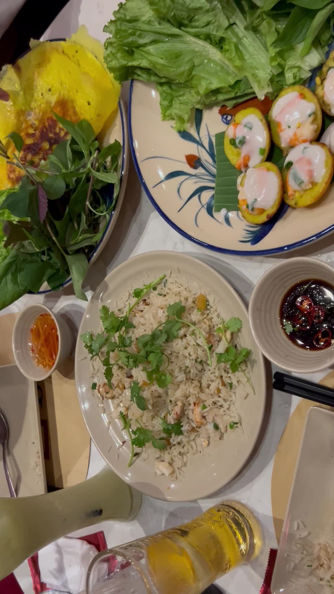 テーブルいっぱいのご飯