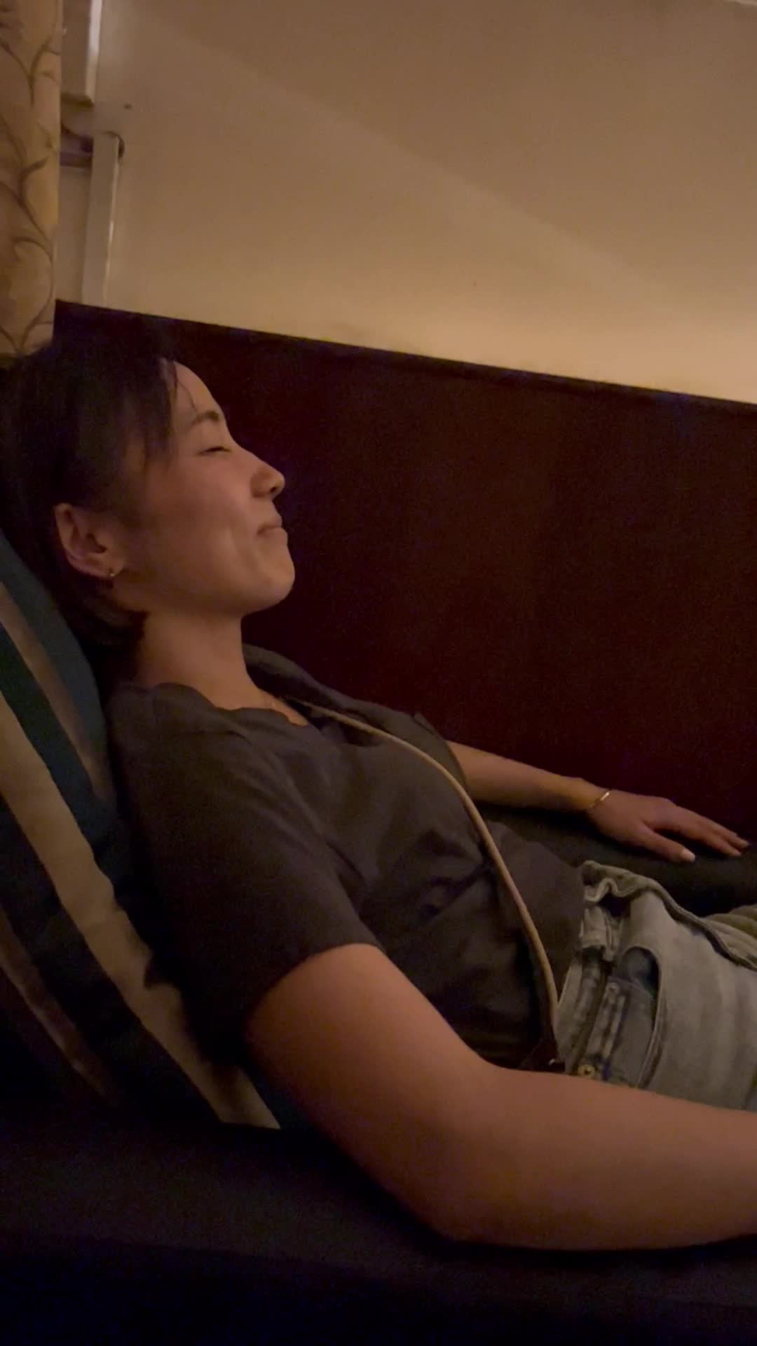 リラックスする様子