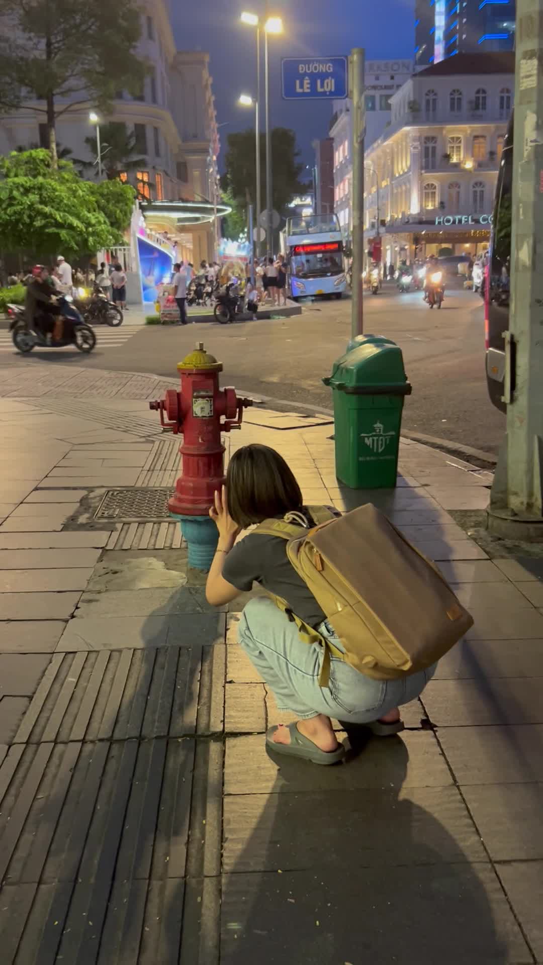 消火栓を撮る様子