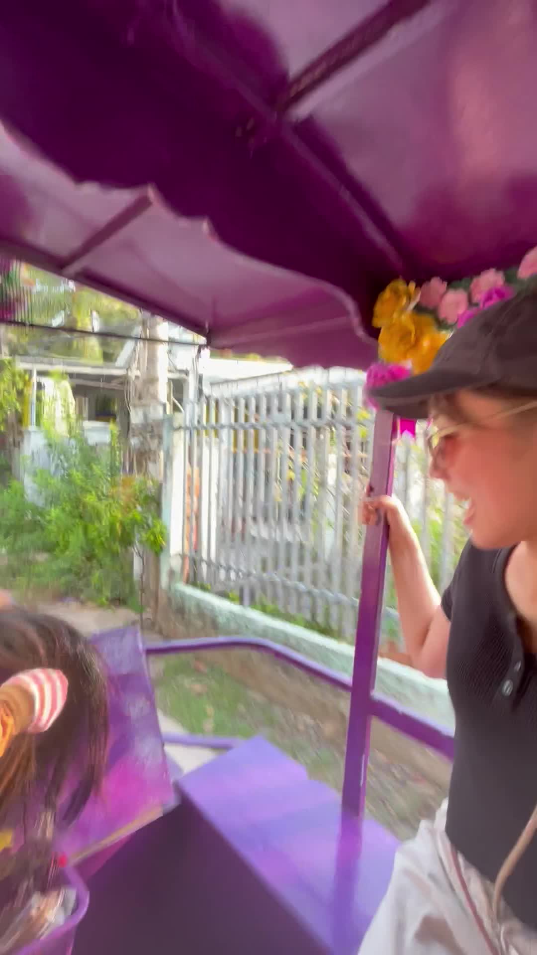 馬の尻尾が揺れる様子