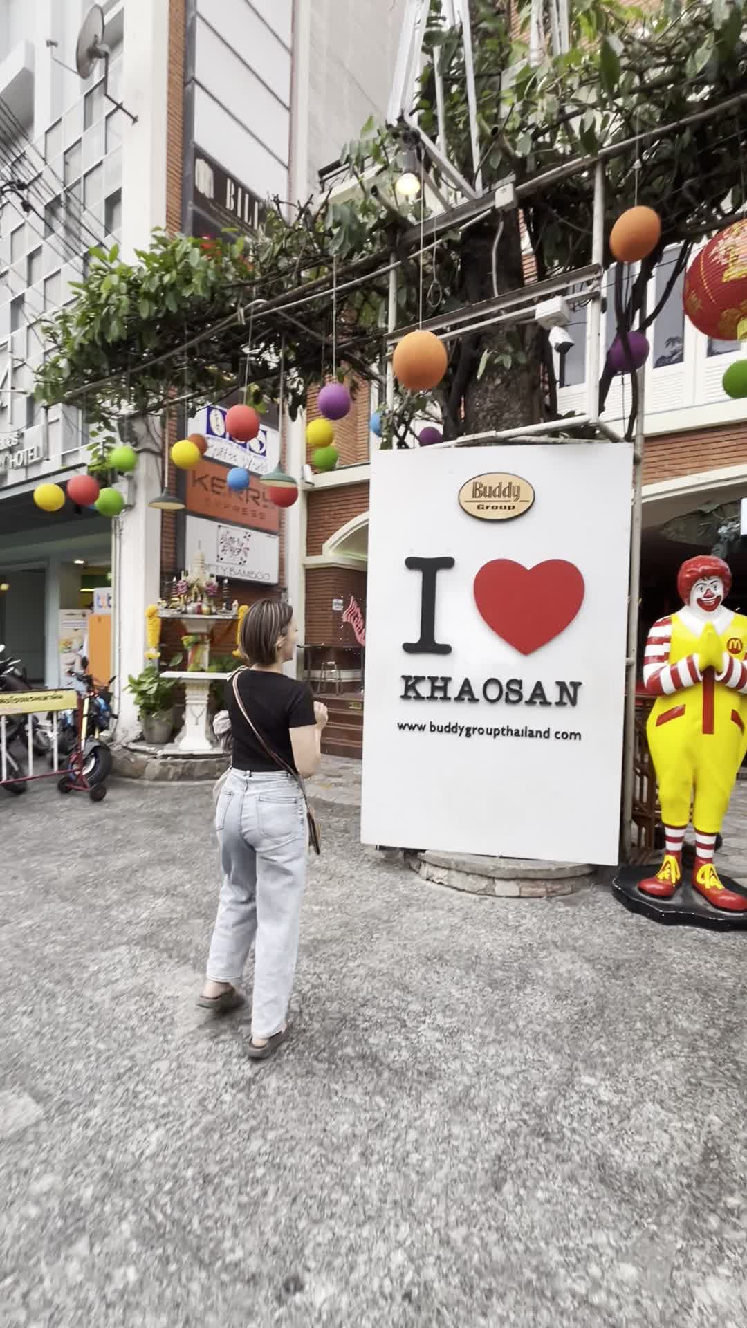 同じポーズでハイッチーズ