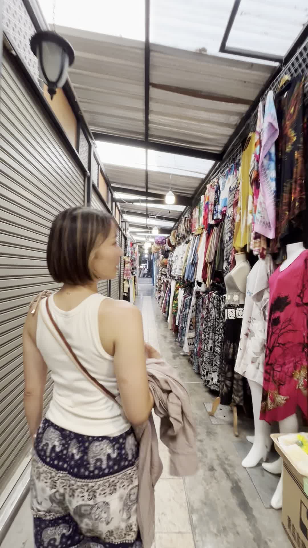 色んな服が売ってるね