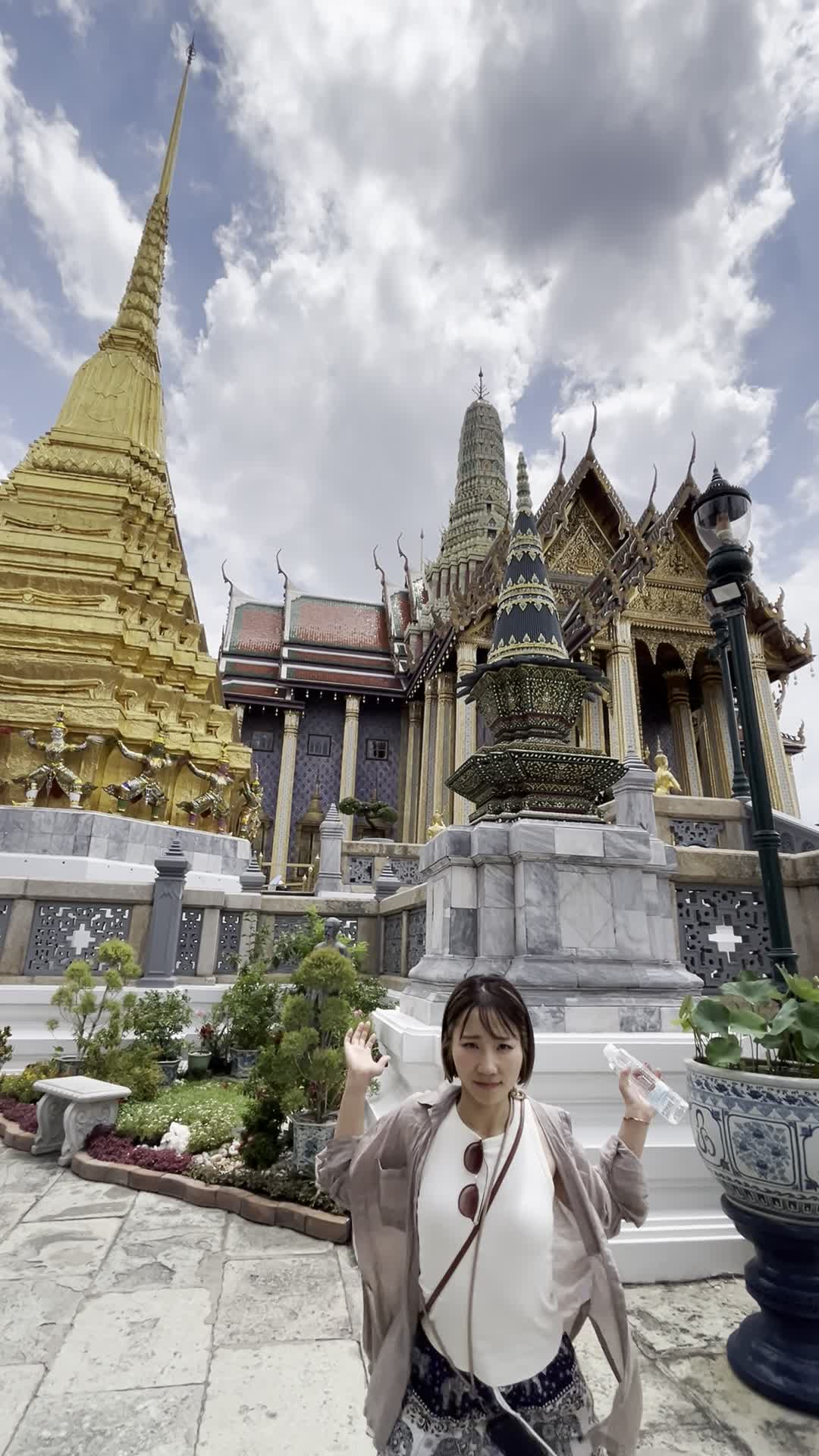 持ち上げポーズ