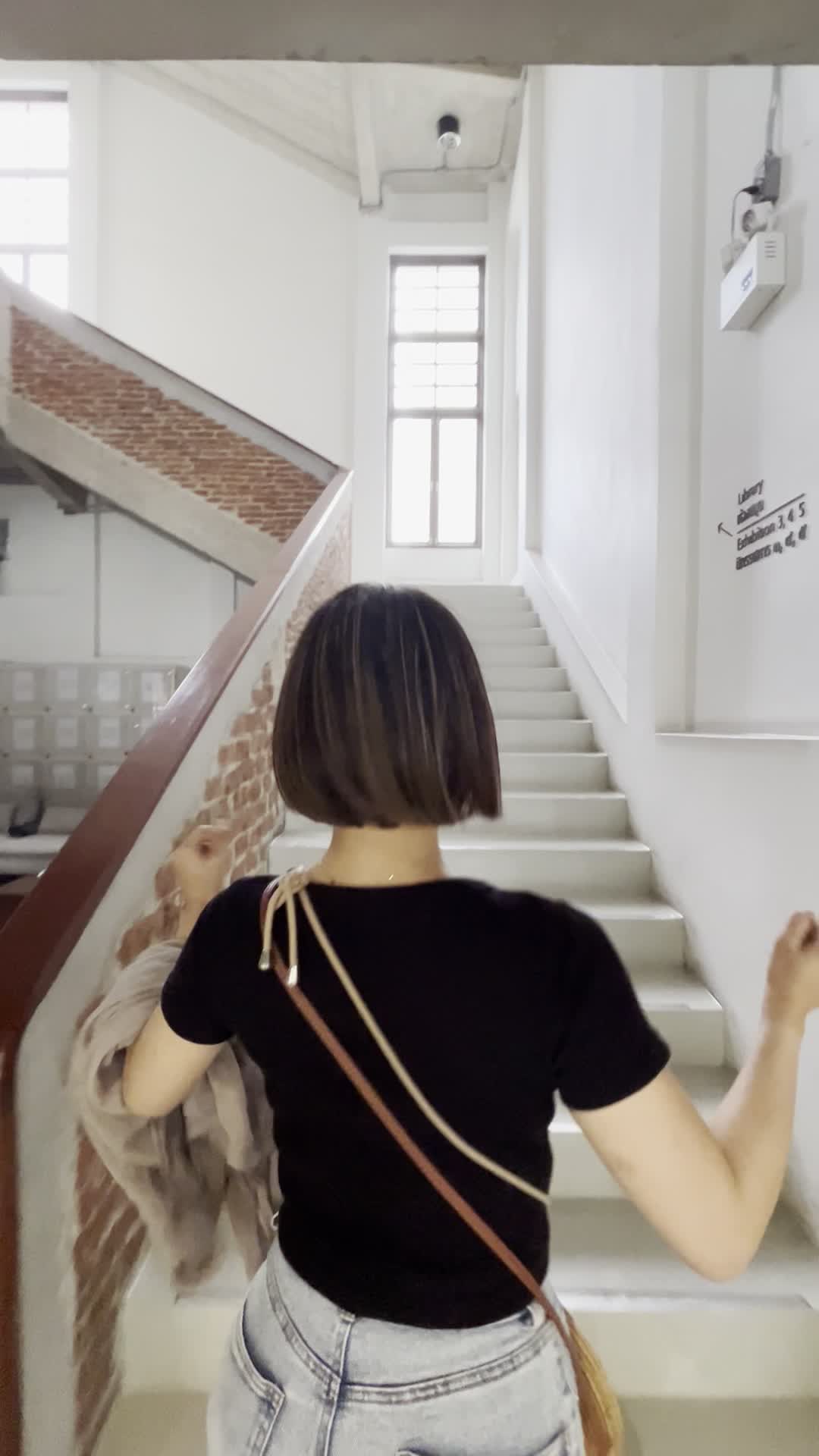 階段上るぞ～！