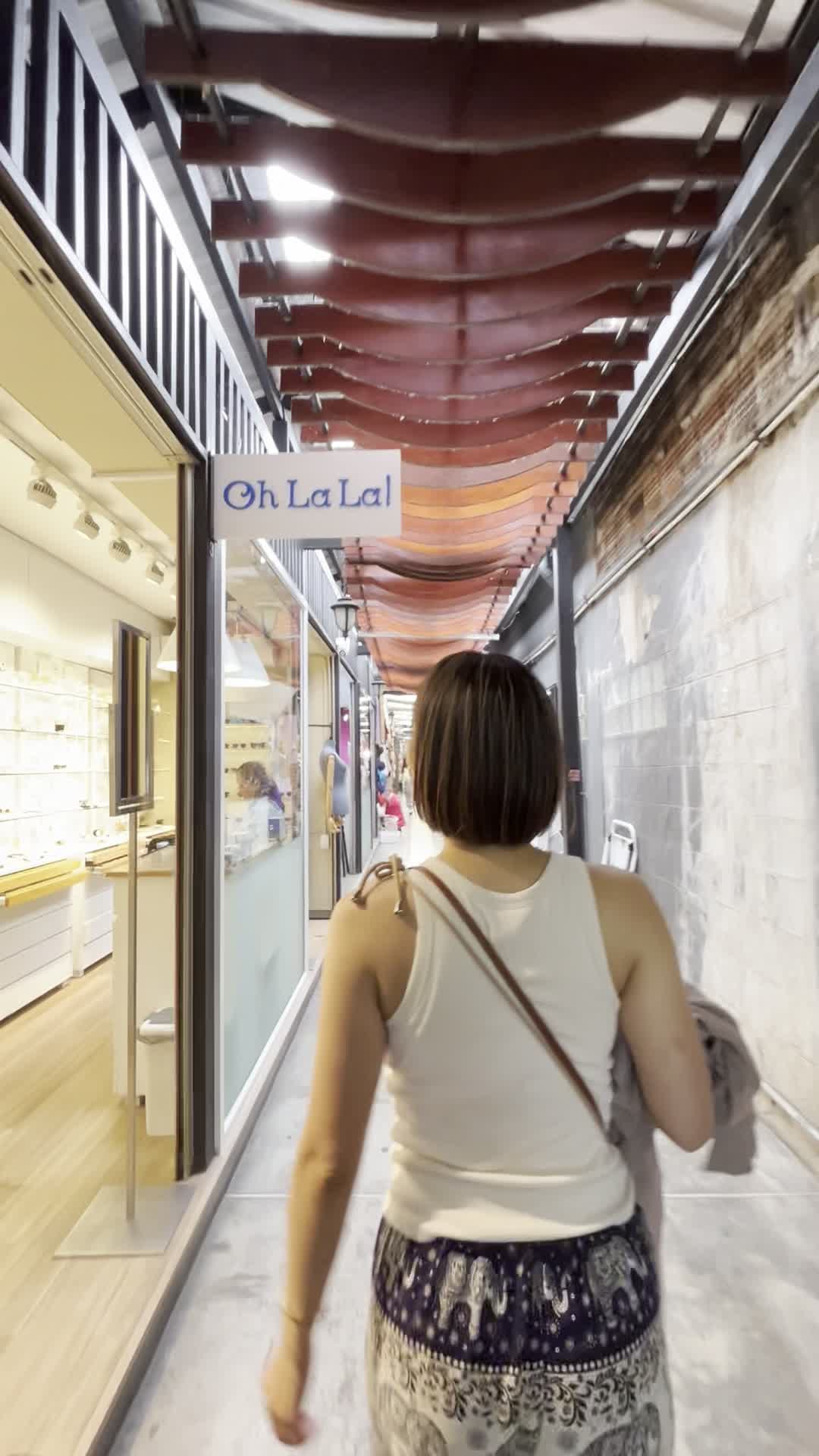 どのお店に入ろっかな