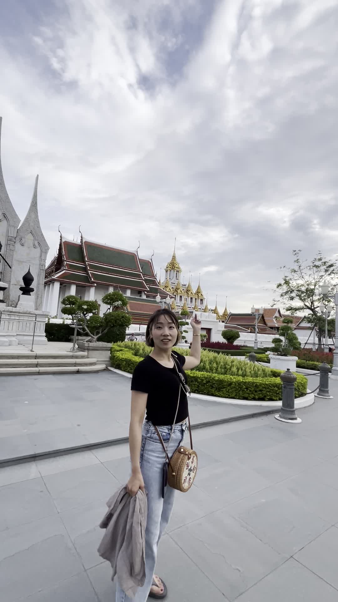 あの遠くの建物なんだろう