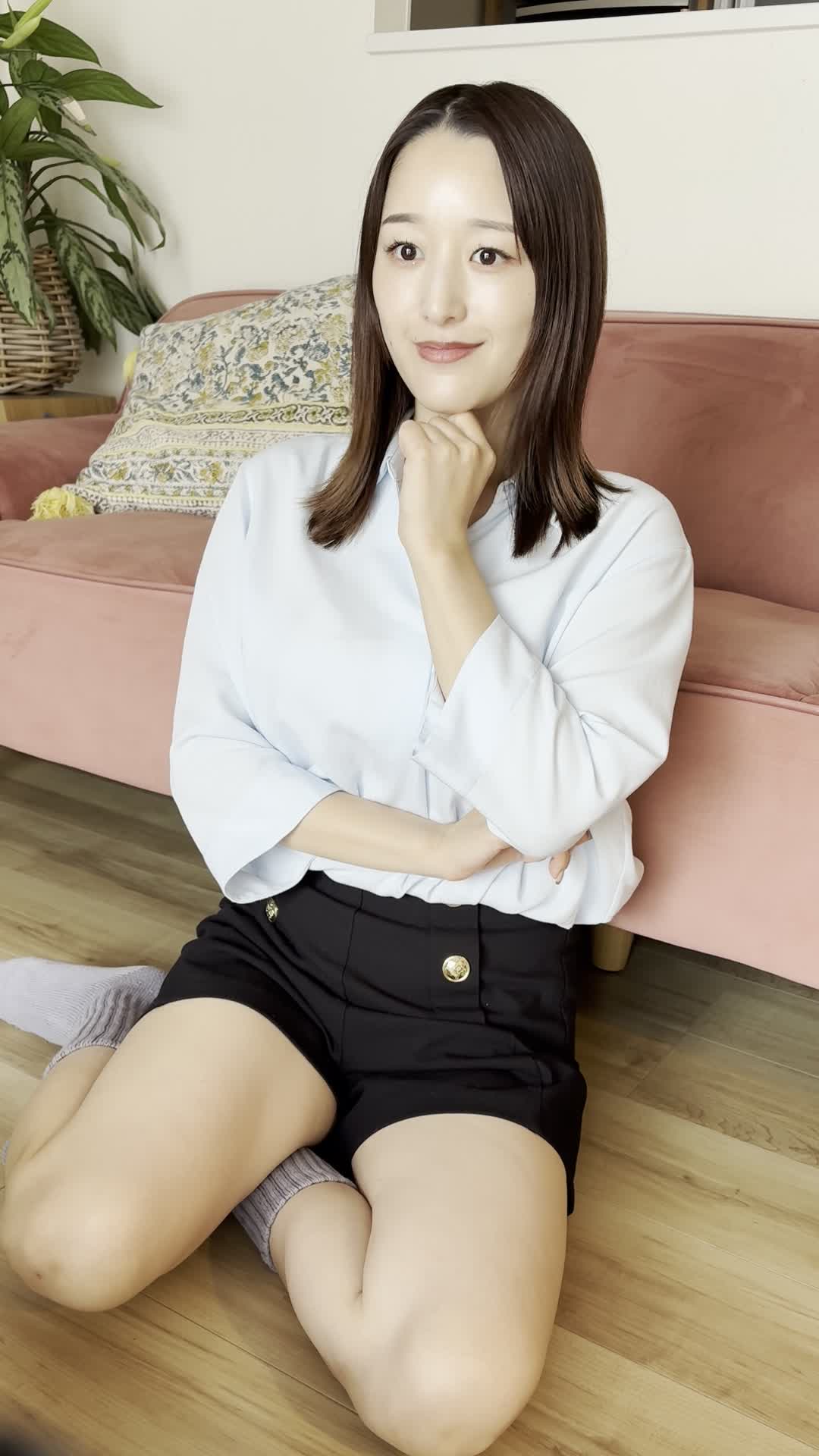 床で「今の価格で売れるか試してみるか」と決意する表情